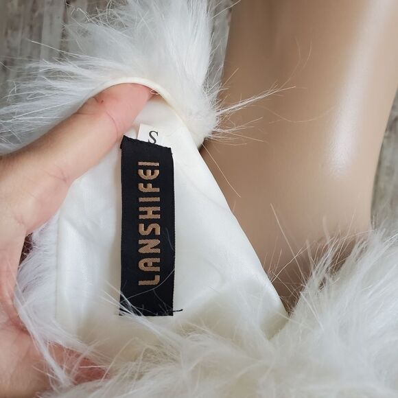 Faux fur vest - Picture 8 of 8